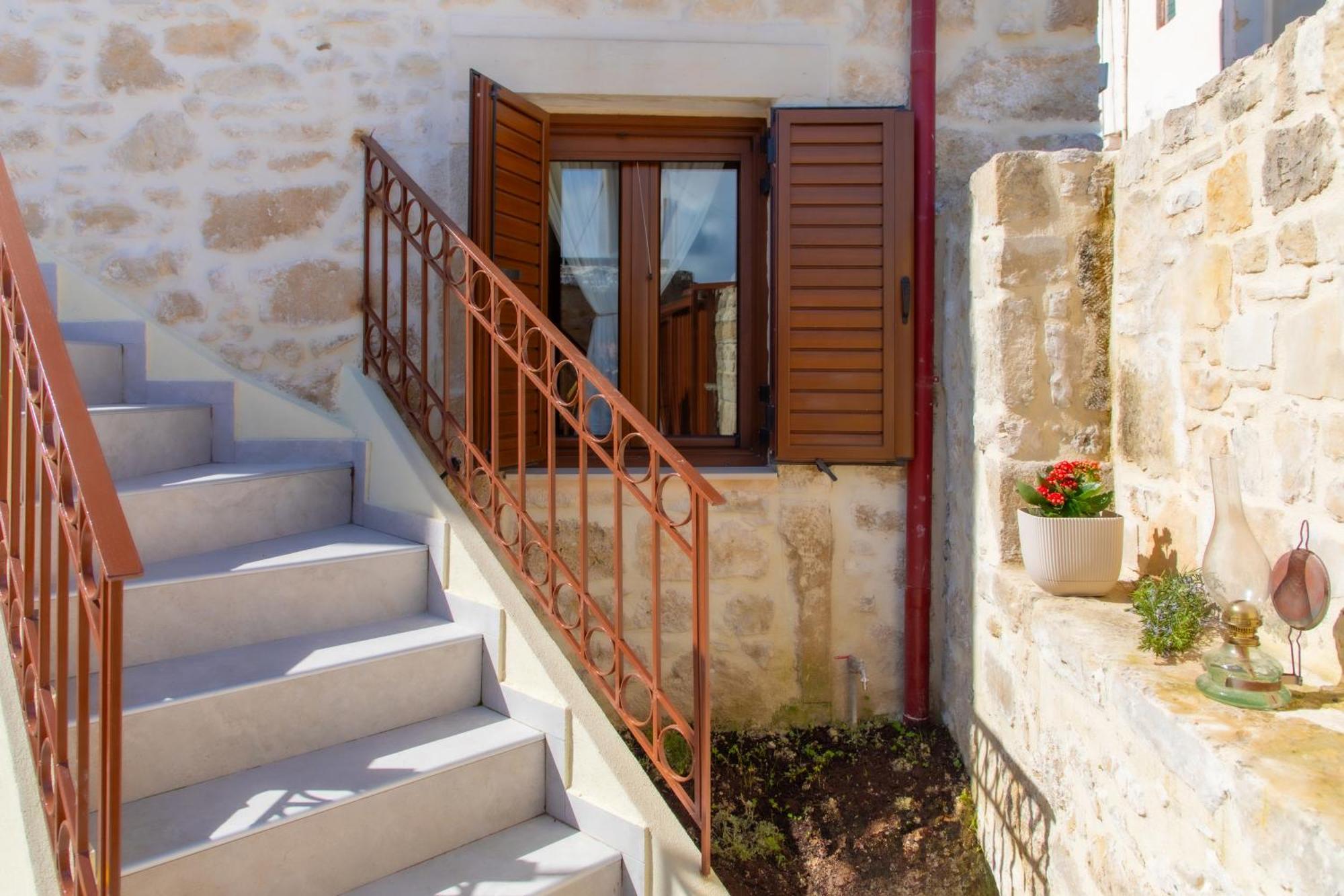 Asmani Apartment Kato Asites Екстериор снимка